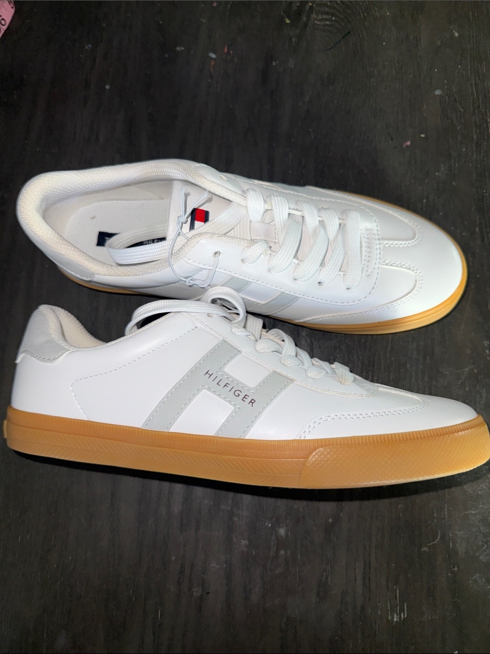 Size 9 Tommy Hilfiger White Sneaker. New without Tags